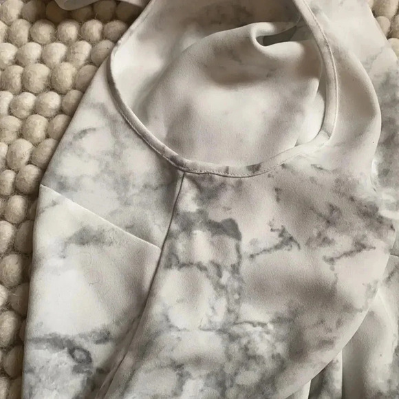 August 1 Eight Marble Shift Sheer Back Dress in White/Gray Size L - Picture 10 of 14